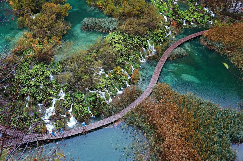 Plitvice Lakes National Park. Photo by Woo Hyeon Kim on Unsplash