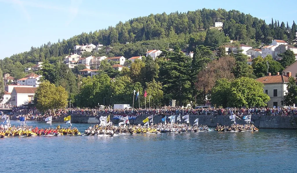 Traditional Celebrations in Croatia. Maraton Lađa – The Traditional Boat Race of the Neretva River